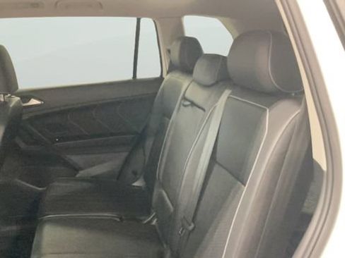 Used 2024 Volkswagen Tiguan SE AWD/4WD image 12