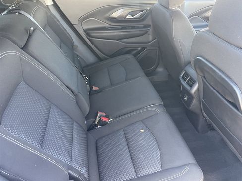 Used 2024 GMC Terrain SLE image 12