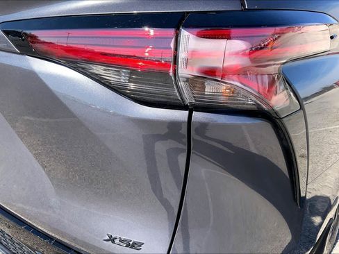 Used 2025 Toyota Sienna XSE image 30