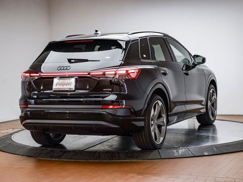 New 2025 Audi Q4 e-tron Prestige image 8