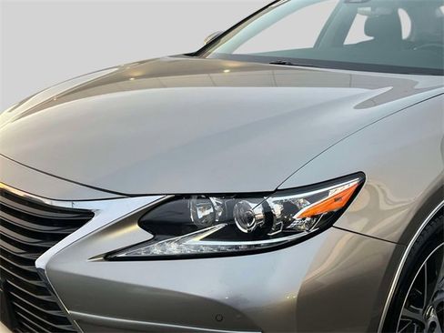 Used 2017 Lexus ES 350 w/ Navigation System Package image 7