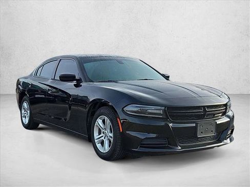 Used 2019 Dodge Charger SXT w/ Leather Interior Group image 3
