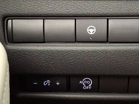 Used 2023 Nissan Rogue SV AWD/4WD image 24