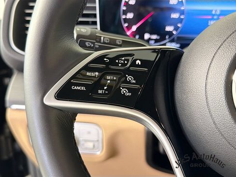 Used 2025 Mercedes-Benz GLE 450e 4MATIC image 13