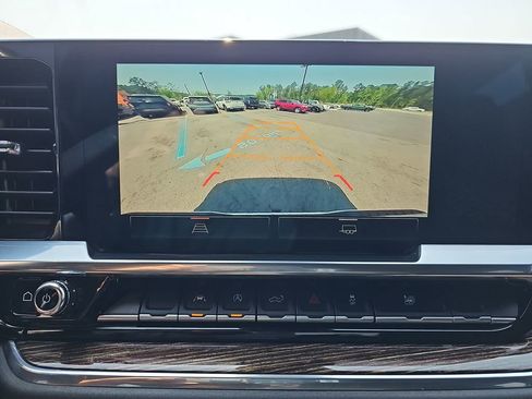 Used 2022 GMC Sierra 1500 Elevation w/ LPO, Elevation Black Package AWD/4WD image 27