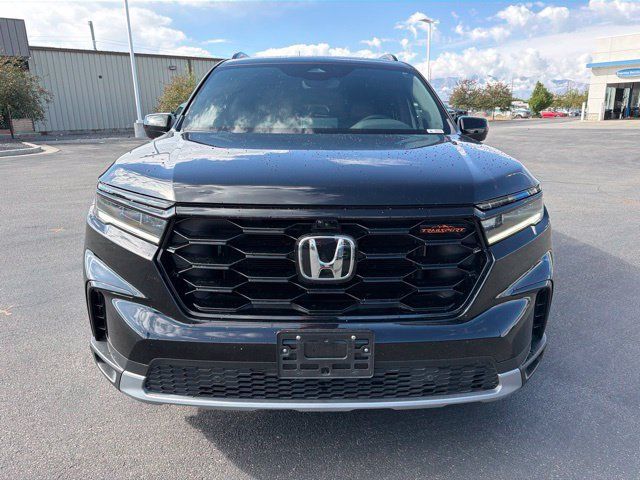 Used 2024 Honda Pilot TrailSport image 4