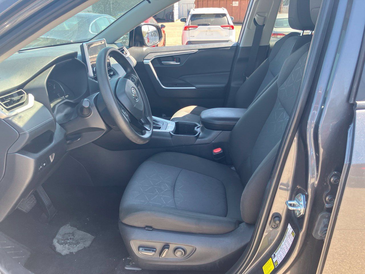 Used 2025 Toyota RAV4 XLE FWD image 7