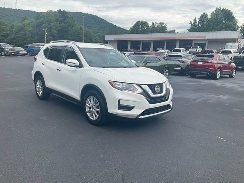 Used 2019 Nissan Rogue SV FWD image 3
