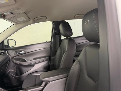Used 2024 Buick Encore GX Sport Touring AWD/4WD image 24