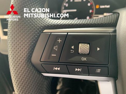 New 2025 Mitsubishi Outlander ES image 18