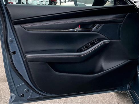 Used 2025 MAZDA MAZDA3 s image 21