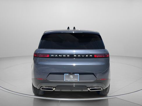 Used 2025 Land Rover Range Rover Sport image 4