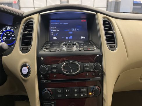 Used 2017 INFINITI QX50 AWD w/ Deluxe Touring Package image 24