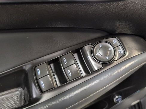 Used 2023 Buick Enclave Essence image 15