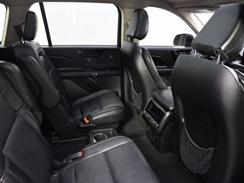 Used 2021 Lincoln Aviator Reserve w/ Equipment Group 208A AWD/4WD image 18
