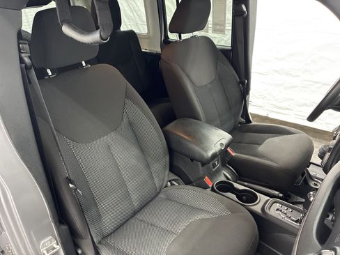 Used 2016 Jeep Wrangler Unlimited Sport AWD/4WD image 13