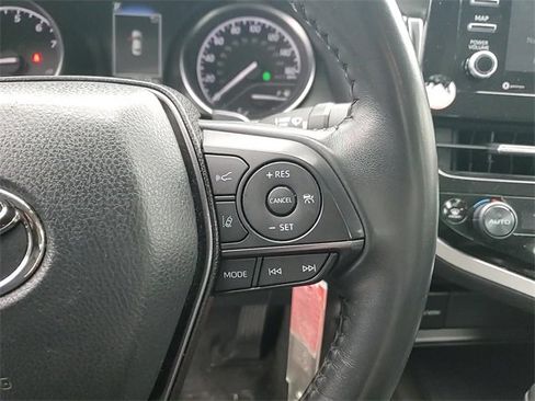 Used 2024 Toyota Camry SE image 15