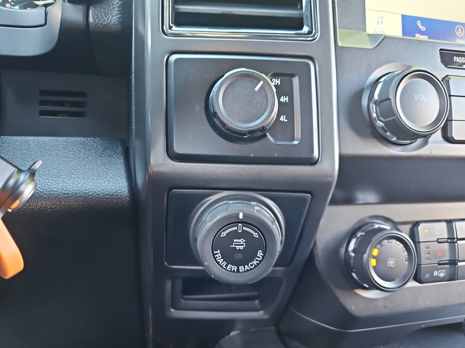 Used 2020 Ford F150 XLT w/ Equipment Group 302A Luxury AWD/4WD image 24