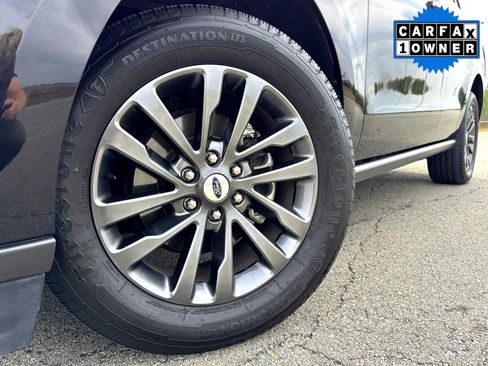 Used 2021 Ford Expedition Limited image 2