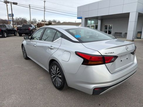 Used 2024 Nissan Altima 2.5 SV image 21