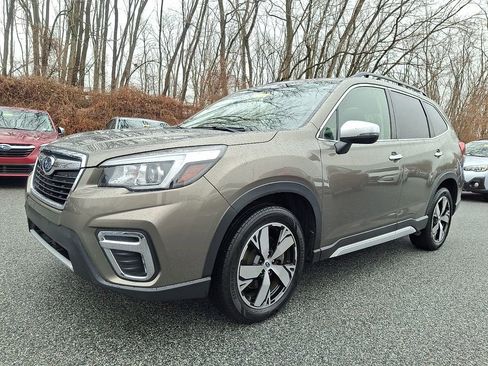 Used 2019 Subaru Forester Touring image 3