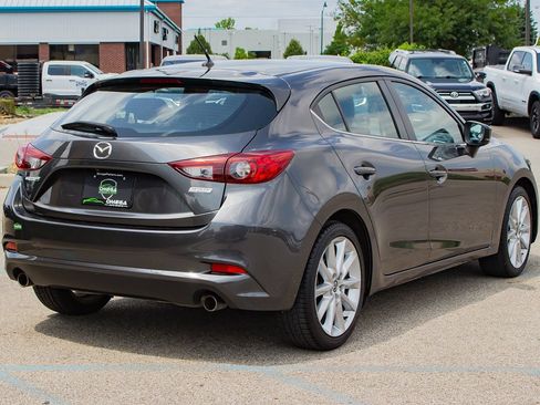 Used 2017 MAZDA MAZDA3 Touring FWD image 11