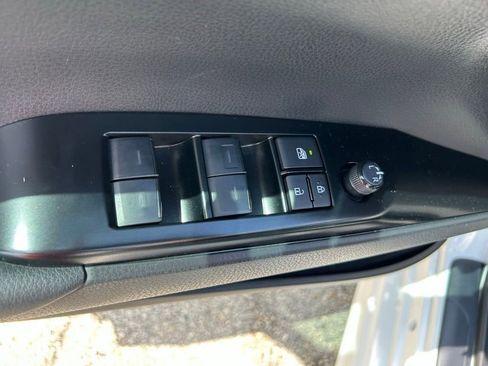 Used 2025 Toyota Camry SE w/ Convenience Package FWD image 17