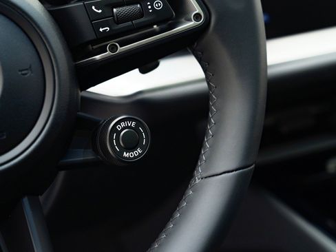 New 2026 Porsche Cayenne Coupe image 30