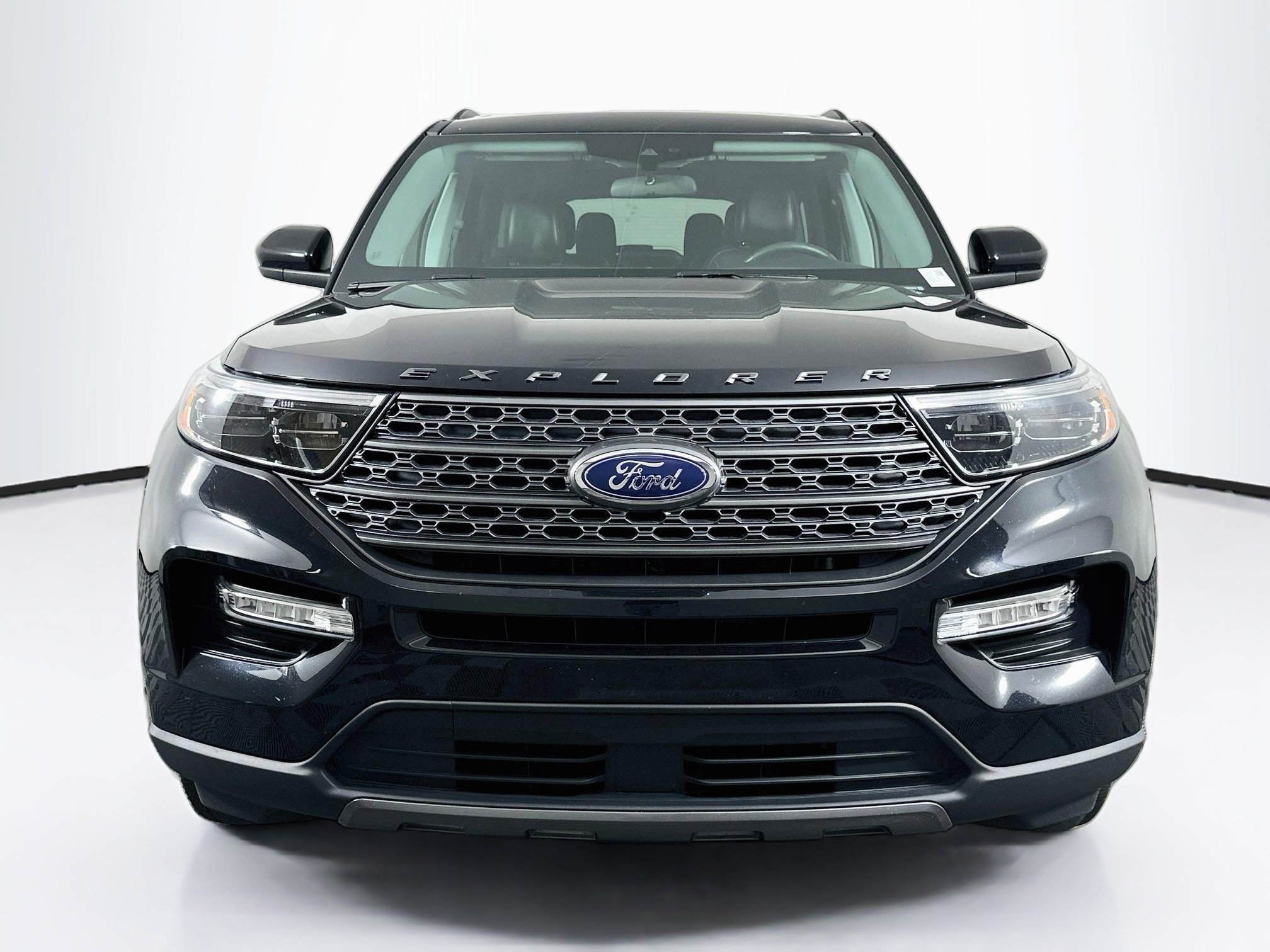 Used 2024 Ford Explorer XLT w/ Equipment Group 202A AWD/4WD image 2