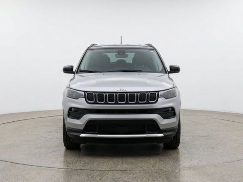 Used 2025 Jeep Compass Limited AWD/4WD image 2