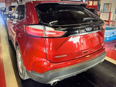 Used 2020 Ford Edge SEL w/ Convenience Package AWD/4WD image 2