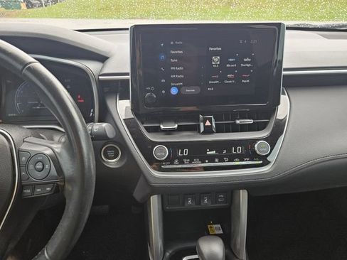 Used 2023 Toyota Corolla Cross XLE w/ Convenience Package FWD image 17
