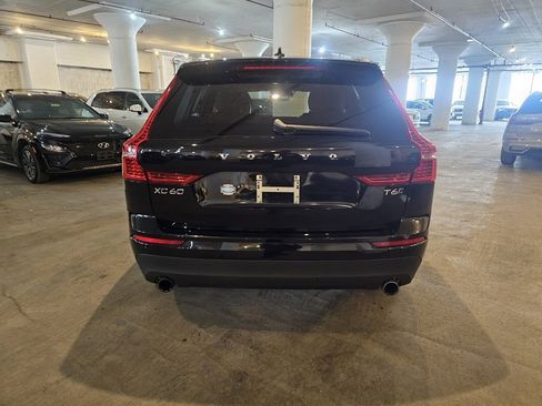 Used 2020 Volvo XC60 T6 Momentum w/ Premium Package image 3