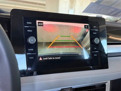 New 2026 Volkswagen Taos SE image 24