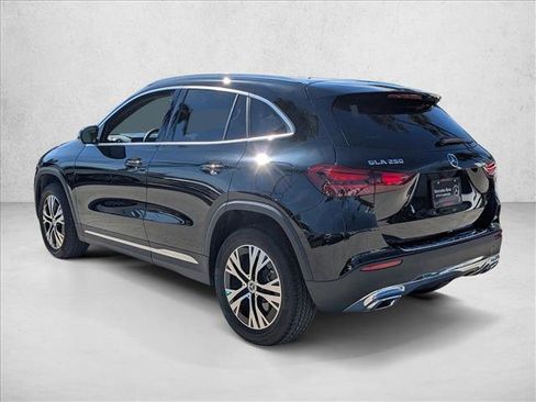 Used 2025 Mercedes-Benz GLA 250 image 8