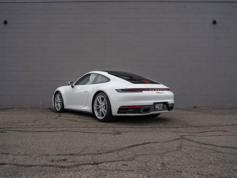 Certified 2022 Porsche 911 Carrera RWD image 3