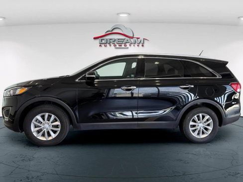 Used 2017 Kia Sorento FWD image 16