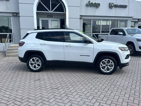 Used 2025 Jeep Compass Latitude w/ Sun & Sound Group image 6