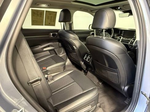 Used 2021 Kia Sorento EX w/ Panoramic Sunroof Package image 44