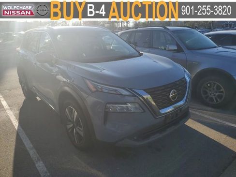 Used 2021 Nissan Rogue SL w/ Premium Package image 2