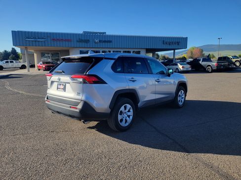Used 2024 Toyota RAV4 LE AWD/4WD image 14