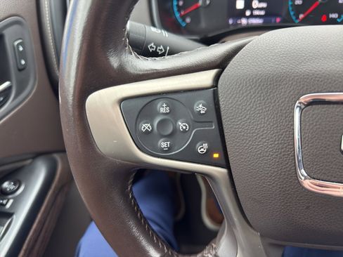 Used 2022 GMC Canyon Denali image 21