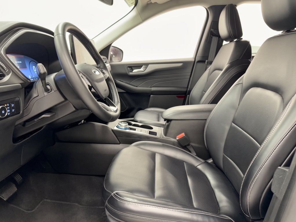 Used 2024 Ford Escape Platinum AWD/4WD image 5