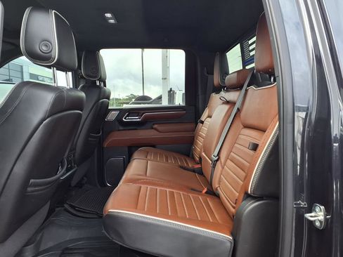 Certified 2024 GMC Sierra 2500 Denali Ultimate w/ Max Trailering Package AWD/4WD image 17
