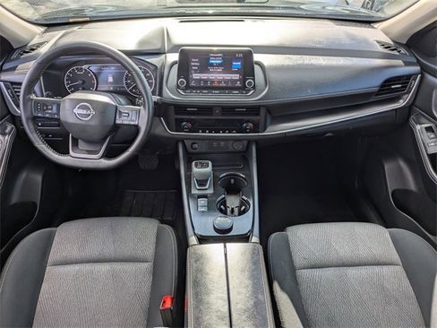 Used 2025 Nissan Rogue SV image 17