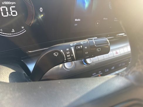 Used 2025 Hyundai Kona SEL image 28