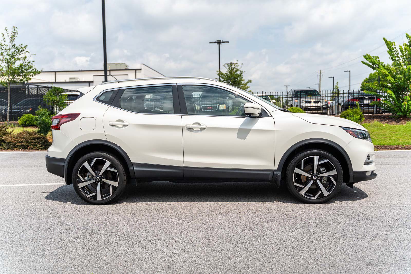 Used 2022 Nissan Rogue Sport SL w/ Premium Package AWD/4WD image 8