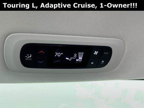 Used 2024 Chrysler Pacifica Touring-L image 25