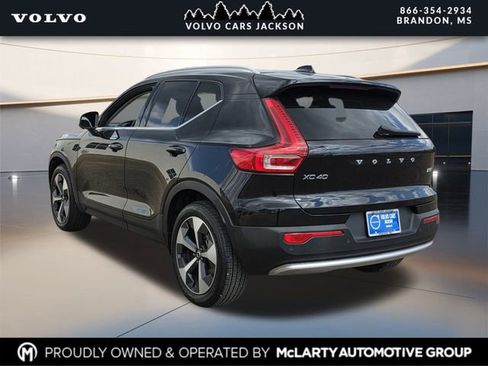 Used 2024 Volvo XC40 B5 Plus image 5