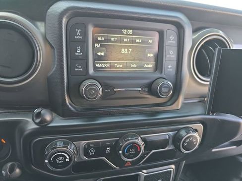 Used 2019 Jeep Wrangler Unlimited Sport AWD/4WD image 9